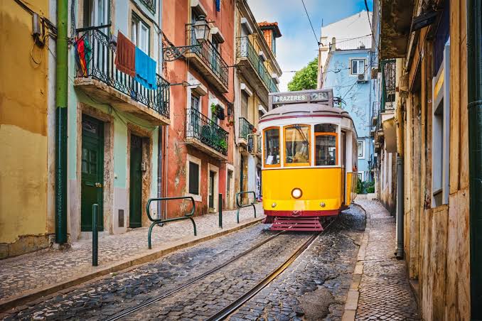 🇵🇹 Lisabon iz Beograda | 19.11.–22.11.2026. | 299 € po osobi