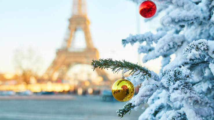 🇫🇷 Praznični Pariz iz Beograda | 11.12.–14.12.2026. | 269 € po osobi